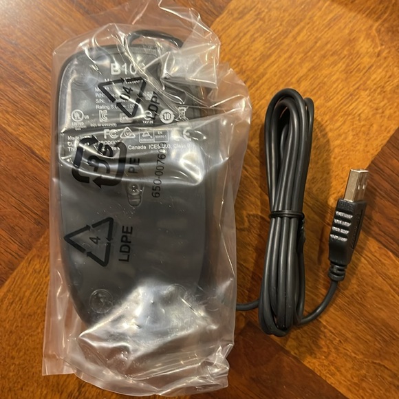 NEVER USED LOGITECH B100 FULL SIZED CORDED MOUSE - Picture 4 of 8